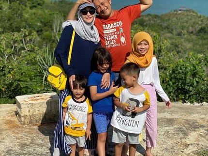 5 Artis Ajak Anak Keluar Rumah di Masa New Normal, Termasuk Zaskia Adya Mecca