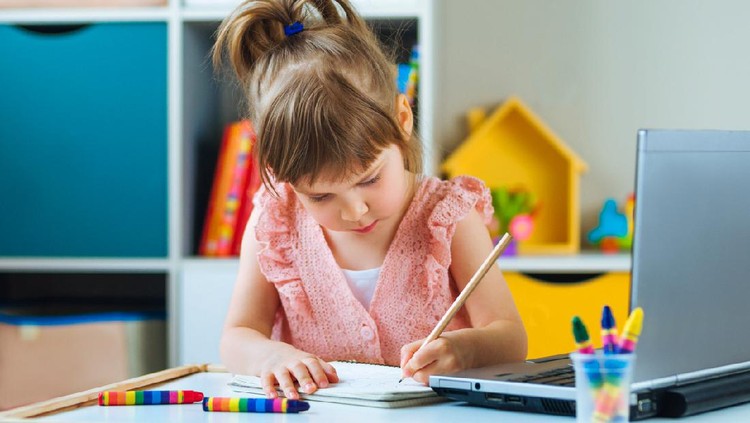 5 Cara Menyenangkan Mengajari Anak Belajar Menulis Sejak ...