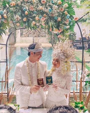 Kisahnya Cintanya Viral Intip 7 Momen Akad Nikah Dinda Hauw Dan Rey Mbayang Foto 1