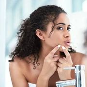 Fakta-Fakta Tentang Fungal Acne dan Cara Menyebuhkannya