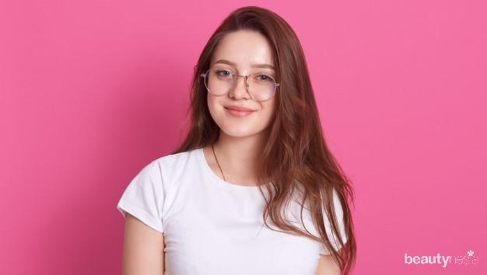 Pertimbangkan Hal Ini Sebelum Memilih Softlens atau Kacamata