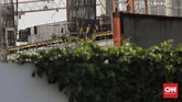 Proyek Pembangunan Jakarta International Stadium Aktivitas pekerja saat menyelesaikan proyek pembangunan Jakarta International Stadium (JIS) atau juga yang dikenal Stadion Bersih Manusiawi Wibawa (BMW). Jakarta, Sabtu, 11 Juli 2020. CNN Indonesia/Adhi Wicaksono