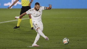 FOTO: Madrid Kian Dekat dengan Gelar Juara