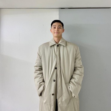 Park Seo Joon Unggah Foto Pelukan, Netizen +62 Heboh Ingin Didekap Oppa