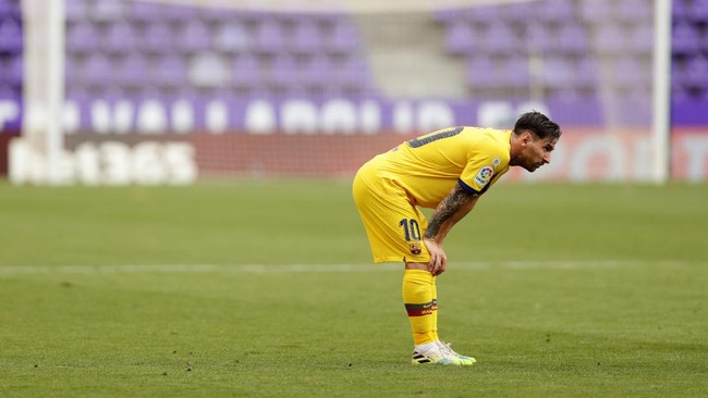 Barcelona's Lionel Messi reacts during the Spanish La Liga soccer match between Valladolid and FC Barcelona at the Jose Zorrilla stadium in Valladolid, Spain, Saturday, July 11, 2020. (AP Photo/Manu Fernandez)