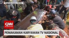 VIDEO: Suasana Duka Pemakaman Karyawan TV Nasional