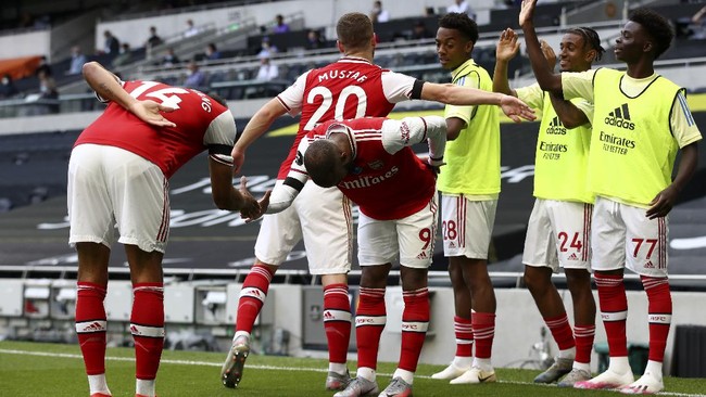 Arsenal jadi tim paling kotor di Liga Inggris musim ini sedangkan Liverpool jadi tim paling bersih.