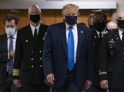 Donald Trump Disindir Atasi Pandemi Corona Bagai di Dunia Paralel