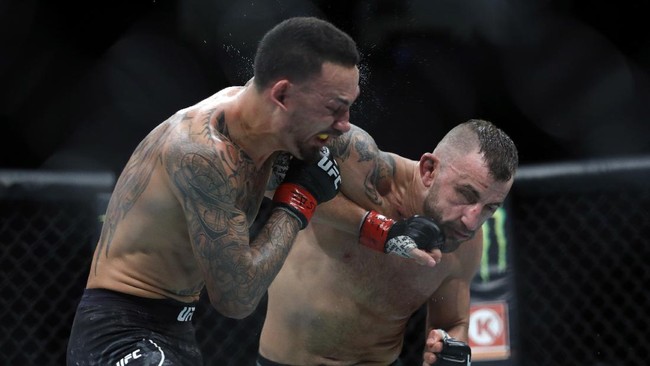 Duel UFC pekan ini akan mempertemukan laga Max Holloway vs Yair Rodriguez di kelas bulu.
