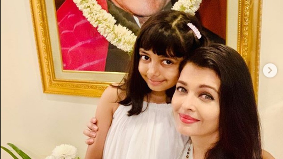 Aishwarya Rai dan putrinya Aaradhya Bachchan