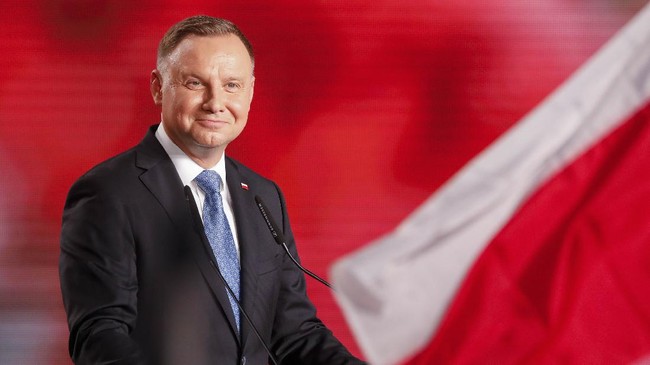 Presiden Polandia, Andrzej Duda, positif terinfeksi virus corona pada Sabtu (24/10), ketika negara itu sedang mengalami peningkatan drastis kasus Covid-19.