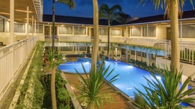 8 Hotel Staycation 500 Ribuan Plus Kolam Renang di Bandung