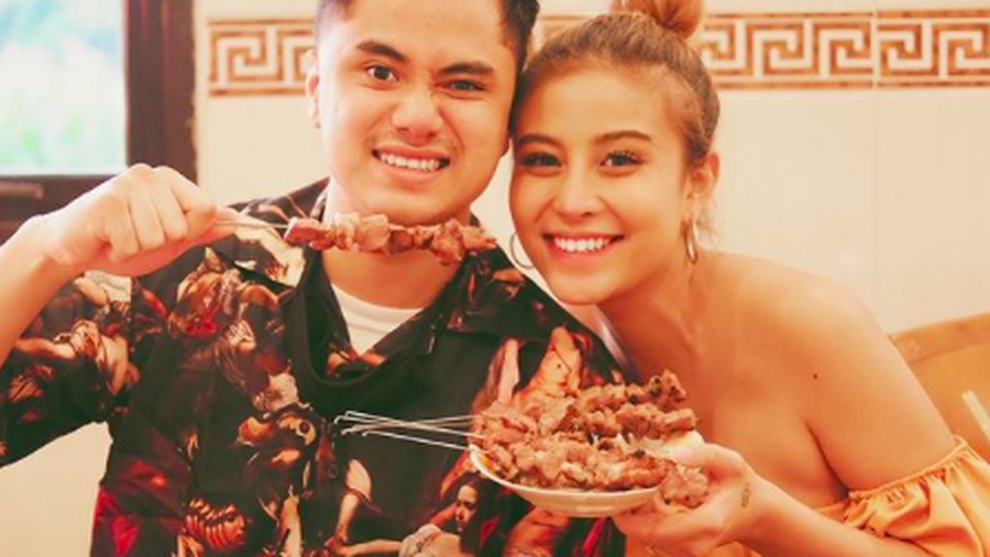 Awkarin Jatuh Cinta dengan Kuliner Jogja, Mangut Lele sampai Sate Klatak