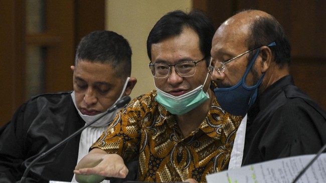 Kabar Benny Tjokro covid-19 dikonfirmasi oleh dokter dari RS Adhyaksa, tempat Benny Tjokro dirawat.