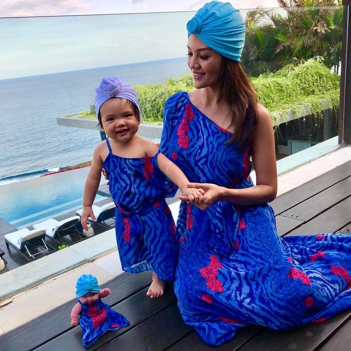 <p>Farah Quinn bersama Yaya. Baju Yaya yang sering kembar dengan sang ibunda kerap membuat netizen merasa gemas. (Foto: Instagram @farahquinnofficial)</p>