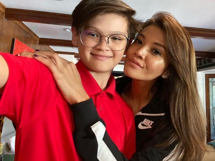 Farah Quinn Tak Pernah Umbar Mantan Suami Bule, Terungkap di Foto Ini