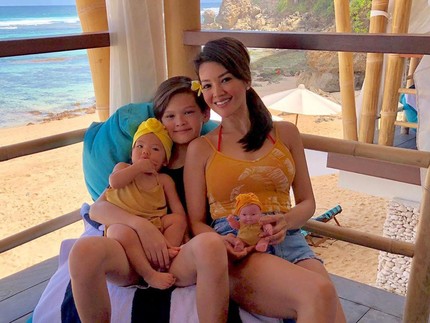 7 Potret Chef Farah Quinn bersama Kedua Anaknya, Si Sulung Makin Ganteng