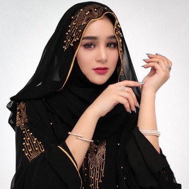 Biasa Seksi, Ini 7 Foto Hana Hanifah Berhijab