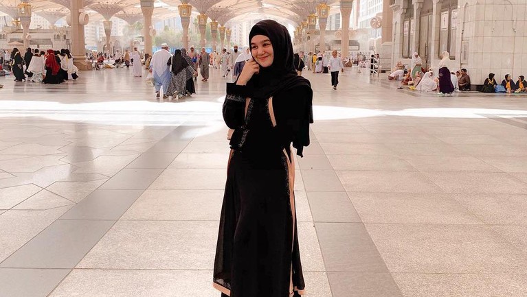Hana Hanifah Hana Hanifah