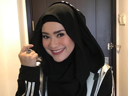Intip 7 Foto Ikke Nurjanah yang Mantap Berhijab dan Makin Cantik
