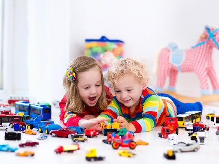 Buat Si Kecil Happy dengan Belanja Mainan di Katalog HaiBunda