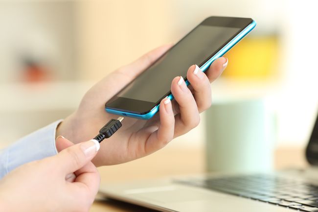Cara 'Silent' HP Android Otomatis Saat Isi Daya