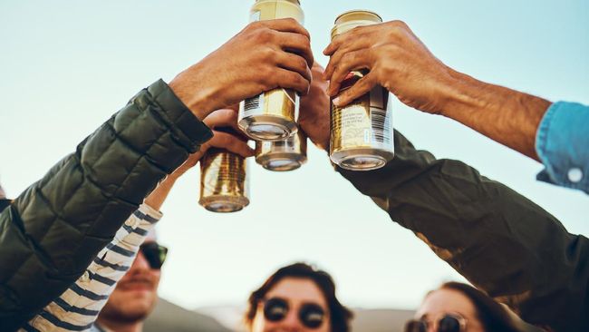 Daftar minuman berikut sekilas aman saja buat ginjal dan tidak memicu dampak apa pun. Padahal, minuman-minuman ini memengaruhi fungsi ginjal.