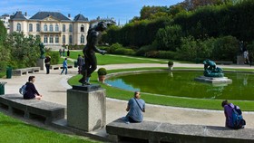 Memandangi Pahatan nan Puitis di Museum Rodin