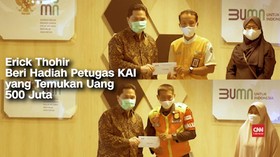 VIDEO: Erick Beri Hadiah Petugas KAI Temukan Uang 500 Juta