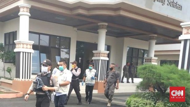 Tim KPK Datangi Kantor Bupati Lamsel dan DikabarkanMelakukan Penggeledahan