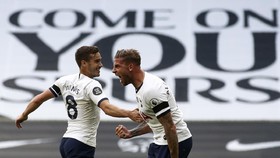 FOTO: Tekuk Arsenal, Tottenham Penguasa London Utara