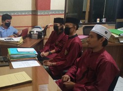 Denny Siregar Unggah Foto Calon Teroris, 2 Santri Diperiksa Polisi