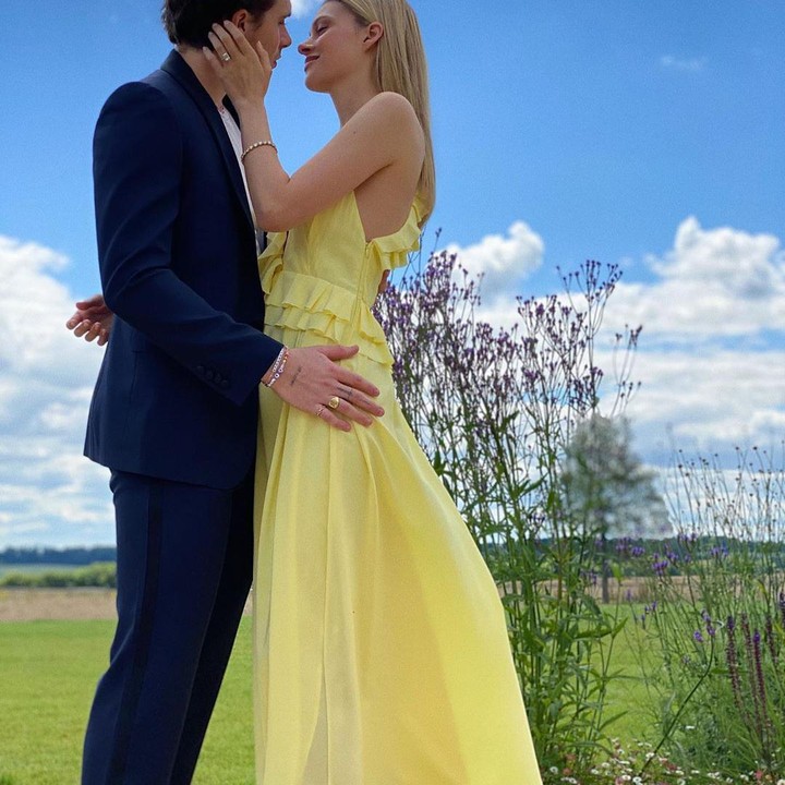 <p>Brooklyn Beckham belum lama ini mengumumkan bahwa ia bertunangan dengan seorang aktris Hollywood muda bernama Nicola Anne Peltz. (Foto: Instagram @brooklynbeckham)</p>