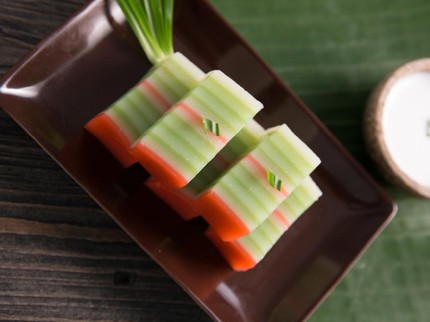 3 Resep Kue Lapis Tepung Beras yang Sederhana, Lembut & Enak