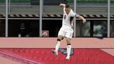 Inter Milan vs Torino di Liga Italia Torino's Andrea Belotti celebrates after scoring his side's opening goal during a Serie A soccer match between Inter Milan and Torino, at the San Siro stadium in Milan, Italy, Monday, July 13, 2020. (AP Photo/Luca Bruno