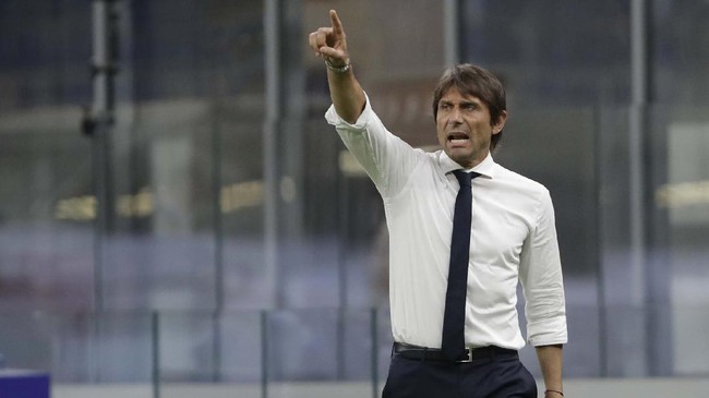 Antonio Conte membawa Inter Milan juara Liga Italia 2020/2021 sekaligus menghentikan dominasi Juventus dalam sembilan musim terakhir.