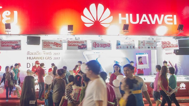 Imbas sanksi AS, pangsa pasar pengapalan ponsel Huawei diperkirakan akan terjun bebas pada 2021 dan posisinya bakal disalip Xiaomi.
