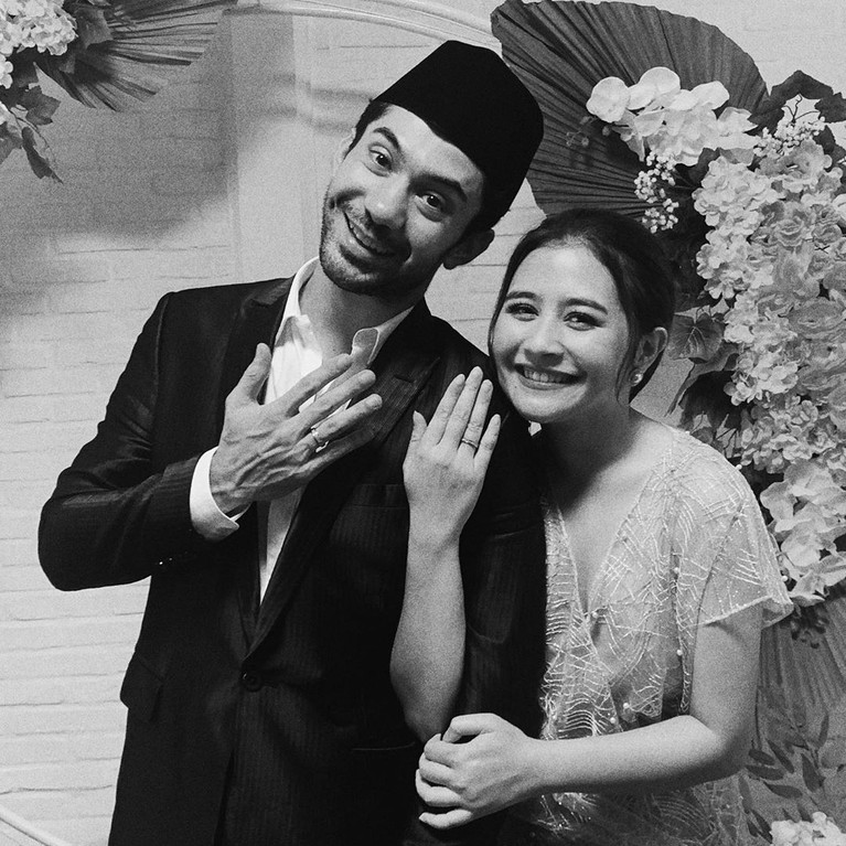 Prilly Latuconsina dan Reza Rahadian Prilly Latuconsina dan Reza Rahadian