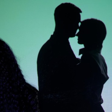 Viral! Pergoki Istri Sedang Selingkuh, Pria Ini Masih Sempat Minta Rokok