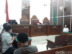Hakim PN Jaksel Tolak Praperadilan Ravio Patra