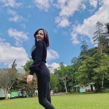 Lirik Lagu Setia Atau Bodoh - Syifa Hadju