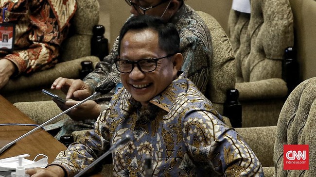 Epidemiolog merespons pernyataan Mendagri Tito Karnavian yang menilai penanganan terbaik bagi jenazah pasien positif Covid-19 yakni dengan cara dibakar.