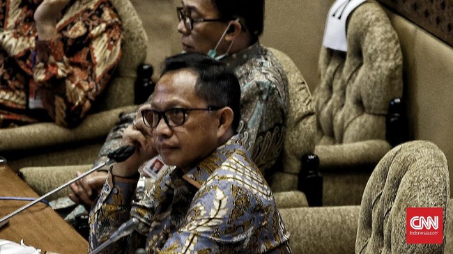 Mendagri Tito Karnavian menyebut jumlah pengetesan corona di Depok hanya 6.578 kali, sementara jumlah penduduknya 1,8 juta.