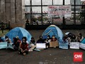 FOTO: Aksi Koalisi Bersihkan Indonesia di DPR