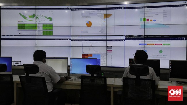 DPR minta Kominfo menjelaskan soal data center atau pusat data nasional yang didanai oleh asing.