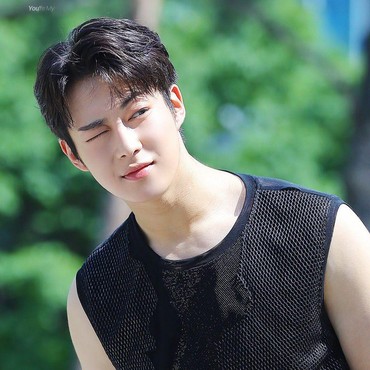 Dawon SF9 Siap Debut Bintangi Drama Korea Lewat 'Doom at Your Service'