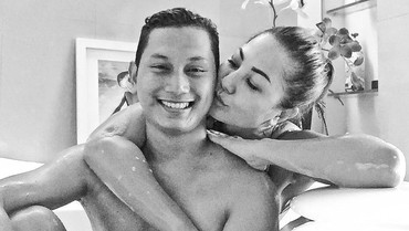 img-title Emma Waroka dan Bagoes Soeharto Tak Minat Program Bayi Tabung
