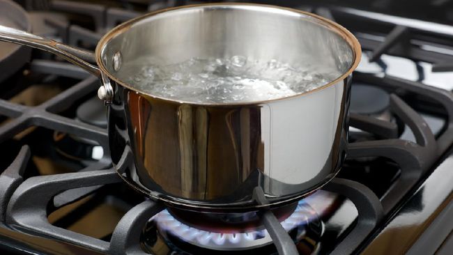 Bakteri akibat cemaran tinja bisa hilang jika air dimasak dengan cara yang tepat.