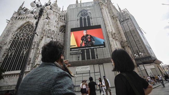 Milan fashion week atau Pekan Mode Milan yang akan berlangsung awal tahun depan kemungkinan bakal terus menggunakan panggung virtual karena virus corona,