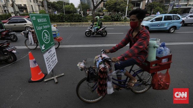 Menyusul Kepulauan Seribu, Jakarta Timur, Jakarta Selatan dan Jakarta Utara saat ini jadi zona oranye corona. Sementara Jakpus dan Jakbar masih jadi zona merah.